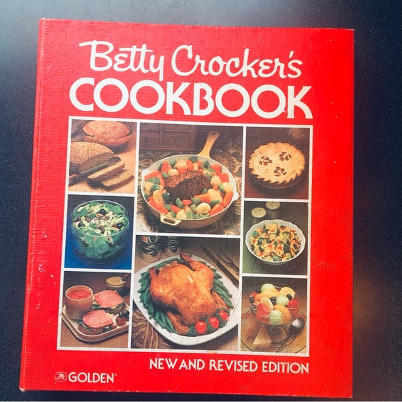 Vintage Betty Crockers Cookbook - Picture 8 of 10